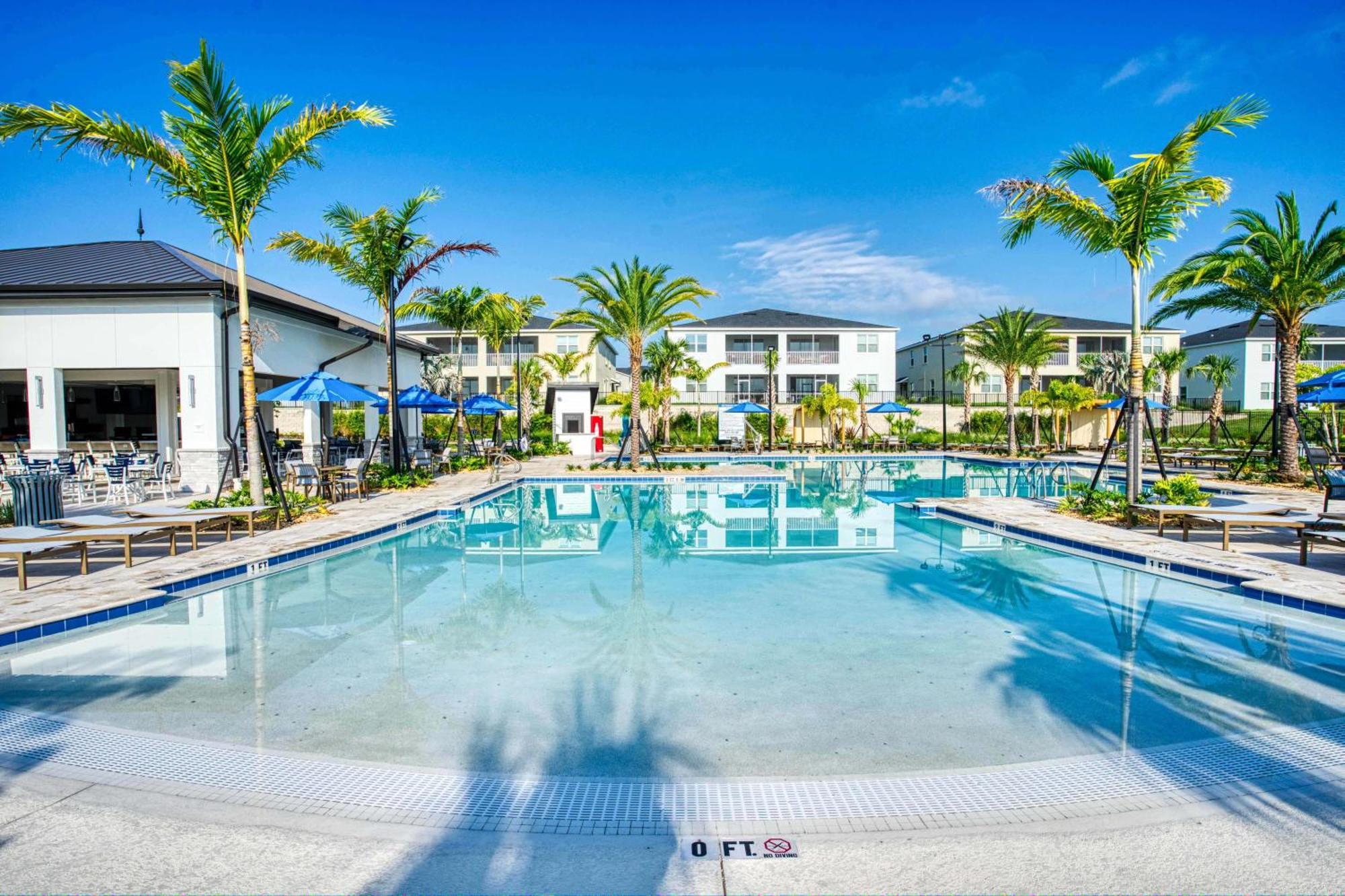 Contemporary Home W Private Pool& Spa Davenport Exterior photo