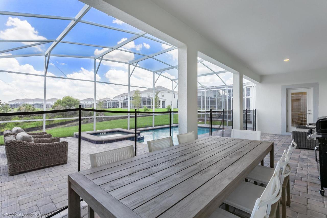 Contemporary Home W Private Pool& Spa Davenport Exterior photo